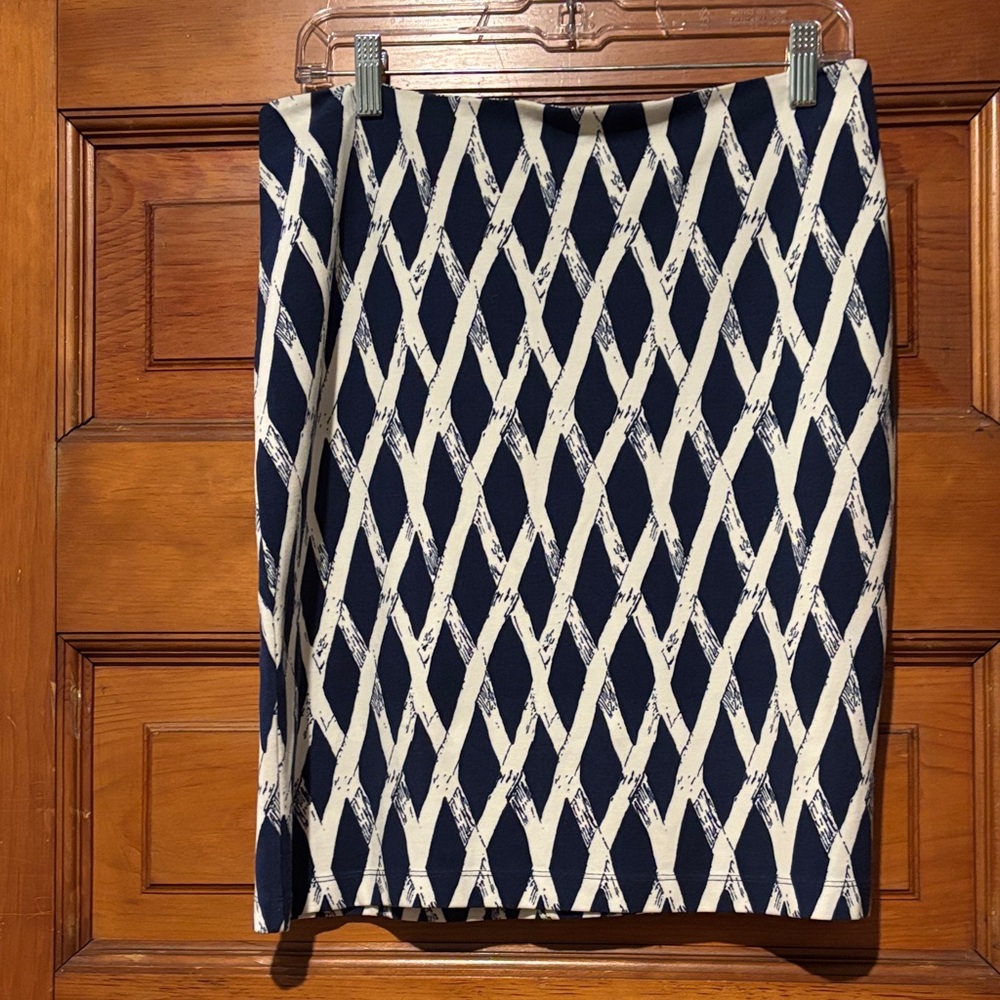 J. McLaughlin Navy and Cream Geometric Pencil Skirt